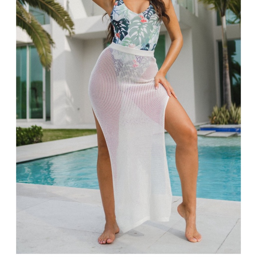 ISO Toluca Naomi Stone Cover up